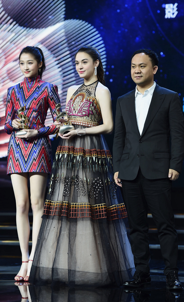 逗爱熊仁镇剧照的剧照