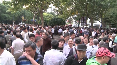 暴跌冲击下的中国股民 ~上海广东路的秋天~剧照的剧照