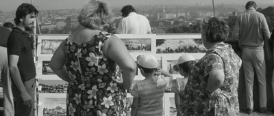 买了新车的霍莫尔卡剧照的剧照