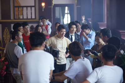 羞答答的铁男剧照的剧照