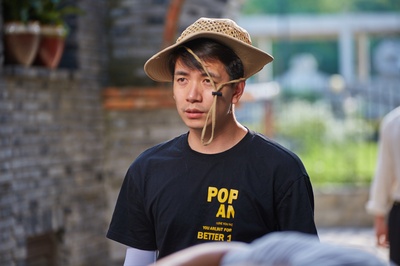 羞答答的铁男剧照的剧照