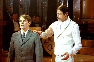 苏醒的亚当剧照的剧照