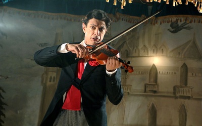 苏醒的亚当剧照的剧照