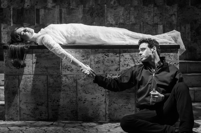 肯尼斯布拉纳剧院：罗密欧与朱丽叶剧照的剧照