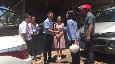 村里来了新闻官剧照的剧照