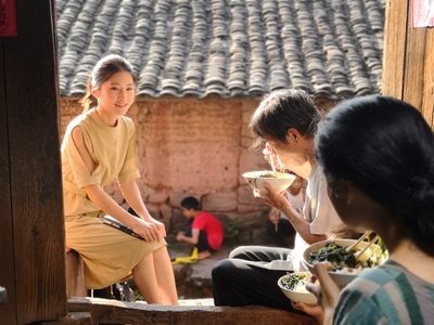 村里来了新闻官剧照的剧照