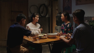 村里来了新闻官剧照的剧照