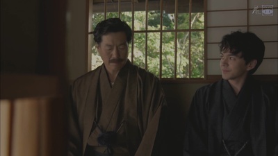 闷闷不乐的漱石剧照的剧照