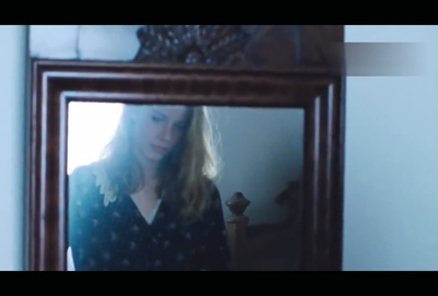 少女洛荷剧照的剧照