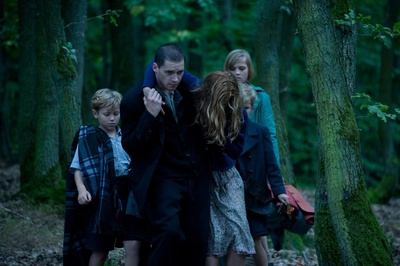 少女洛荷剧照的剧照