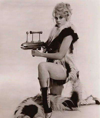 太空英雌芭芭丽娜剧照的剧照