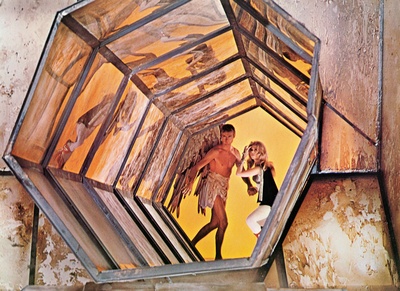 太空英雌芭芭丽娜剧照的剧照