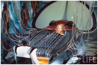 太空英雌芭芭丽娜剧照的剧照