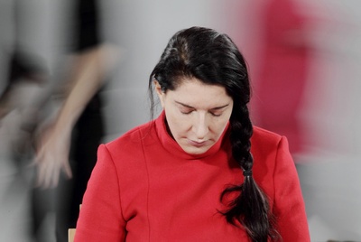 玛丽娜·阿布拉莫维奇：艺术家在场剧照的剧照