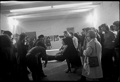 玛丽娜·阿布拉莫维奇：艺术家在场剧照的剧照