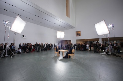 玛丽娜·阿布拉莫维奇：艺术家在场剧照的剧照