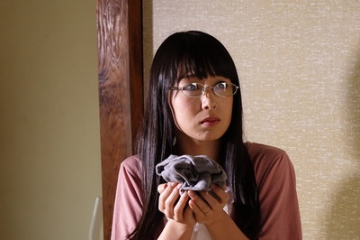 舔舔的女人剧照的剧照