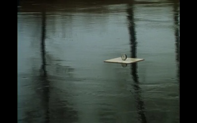 塞纳的行李箱剧照的剧照