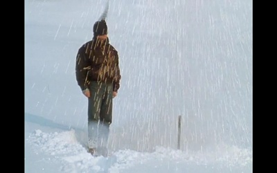 塞纳的行李箱剧照的剧照