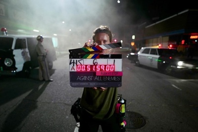 四面受敌剧照的剧照