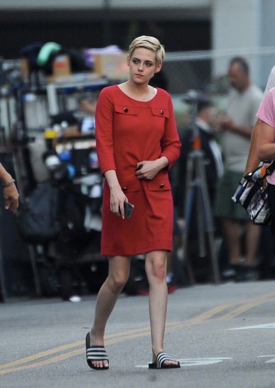 四面受敌剧照的剧照