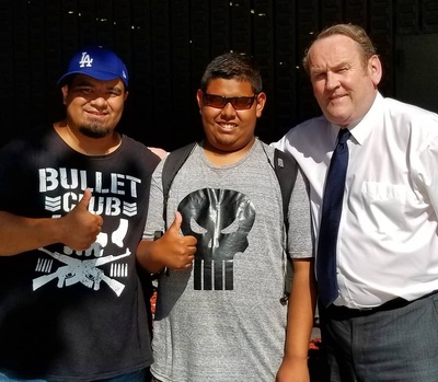 四面受敌剧照的剧照