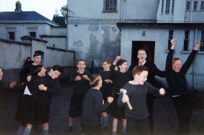 给坏小子的歌剧照的剧照