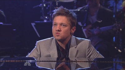 周六夜现场：杰瑞米·雷纳/Maroon 5剧照的剧照