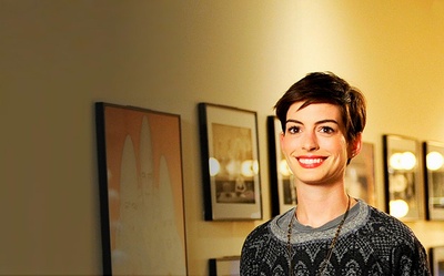 周六夜现场：安妮·海瑟薇/蕾哈娜剧照的剧照