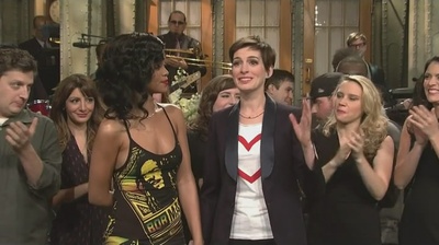 周六夜现场：安妮·海瑟薇/蕾哈娜剧照的剧照