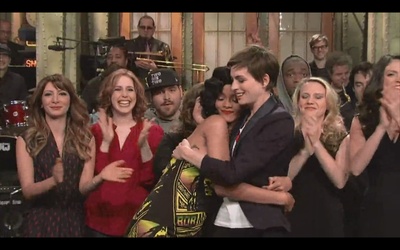 周六夜现场：安妮·海瑟薇/蕾哈娜剧照的剧照