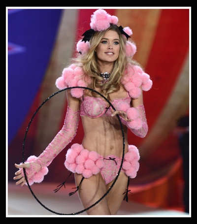 维多利亚的秘密2012时装秀剧照的剧照