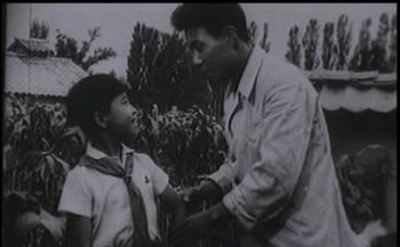 鲜花盛开的村庄剧照的剧照