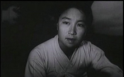 鲜花盛开的村庄剧照的剧照