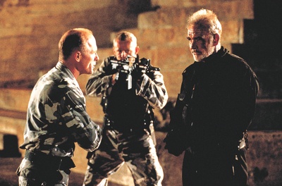 勇闯夺命岛剧照的剧照