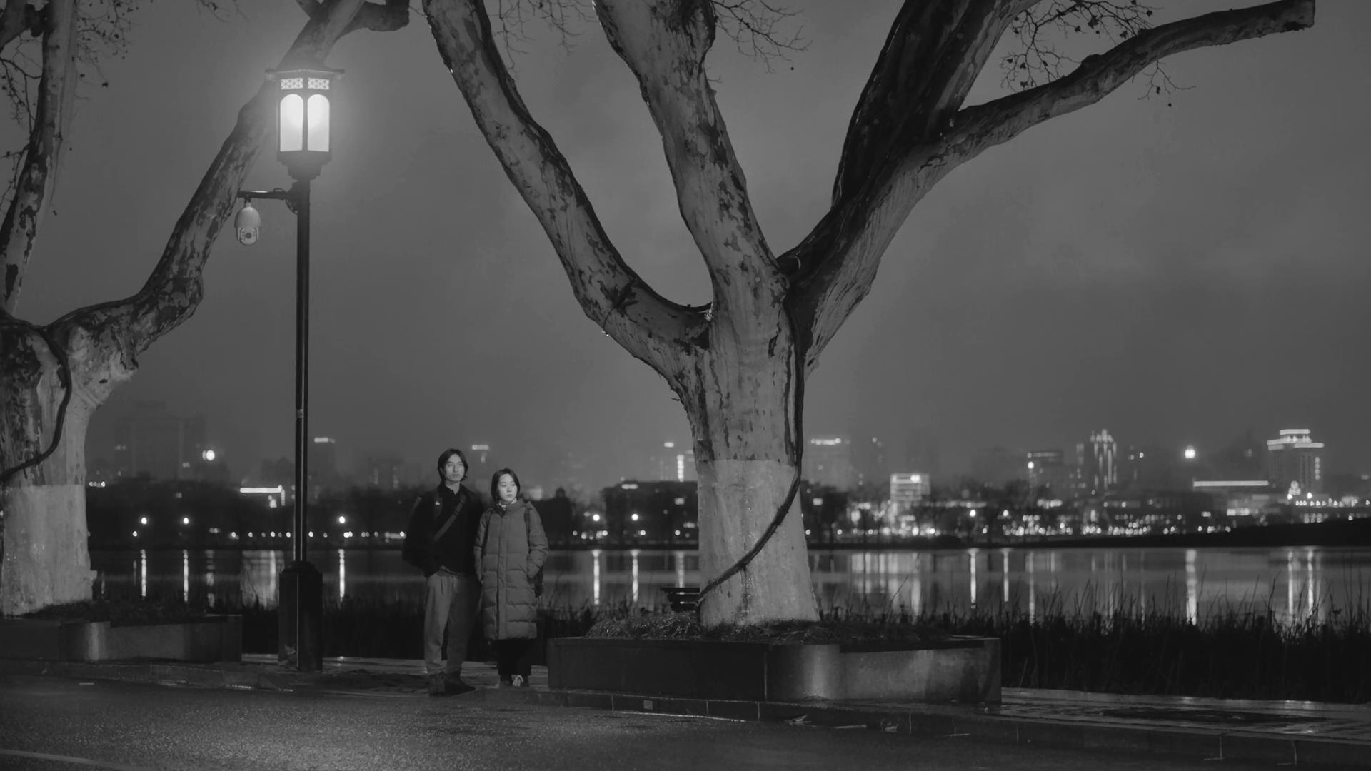 她房间里的云剧照的剧照