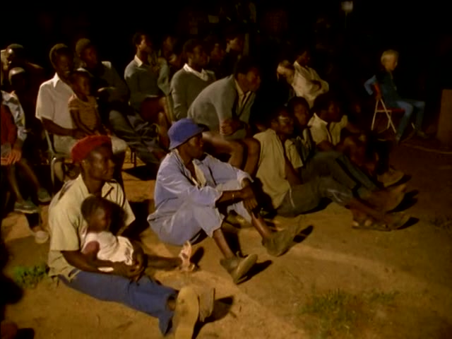 远离克莱万兹雷本小镇剧照的剧照