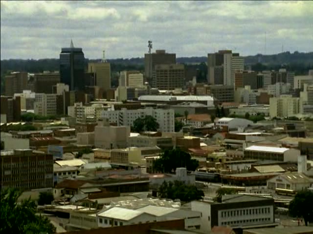 远离克莱万兹雷本小镇剧照的剧照