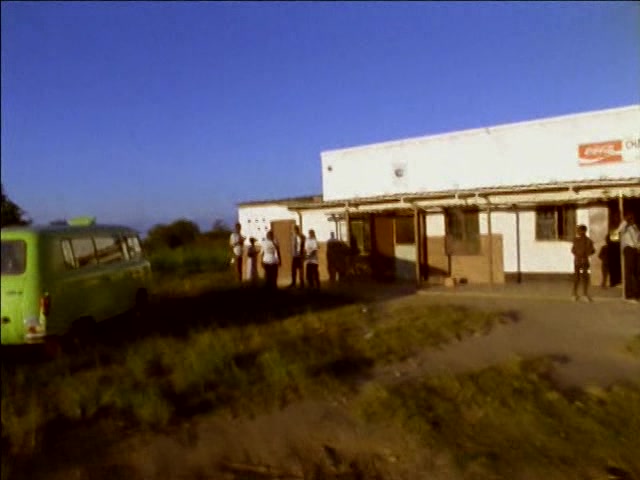 远离克莱万兹雷本小镇剧照的剧照