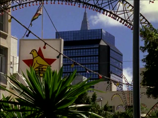 远离克莱万兹雷本小镇剧照的剧照