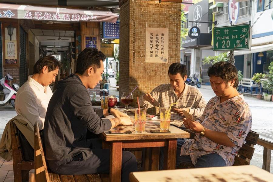 同学麦娜丝剧照的剧照