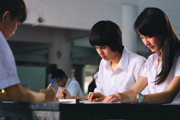 亿万少年的顶级机密剧照的剧照