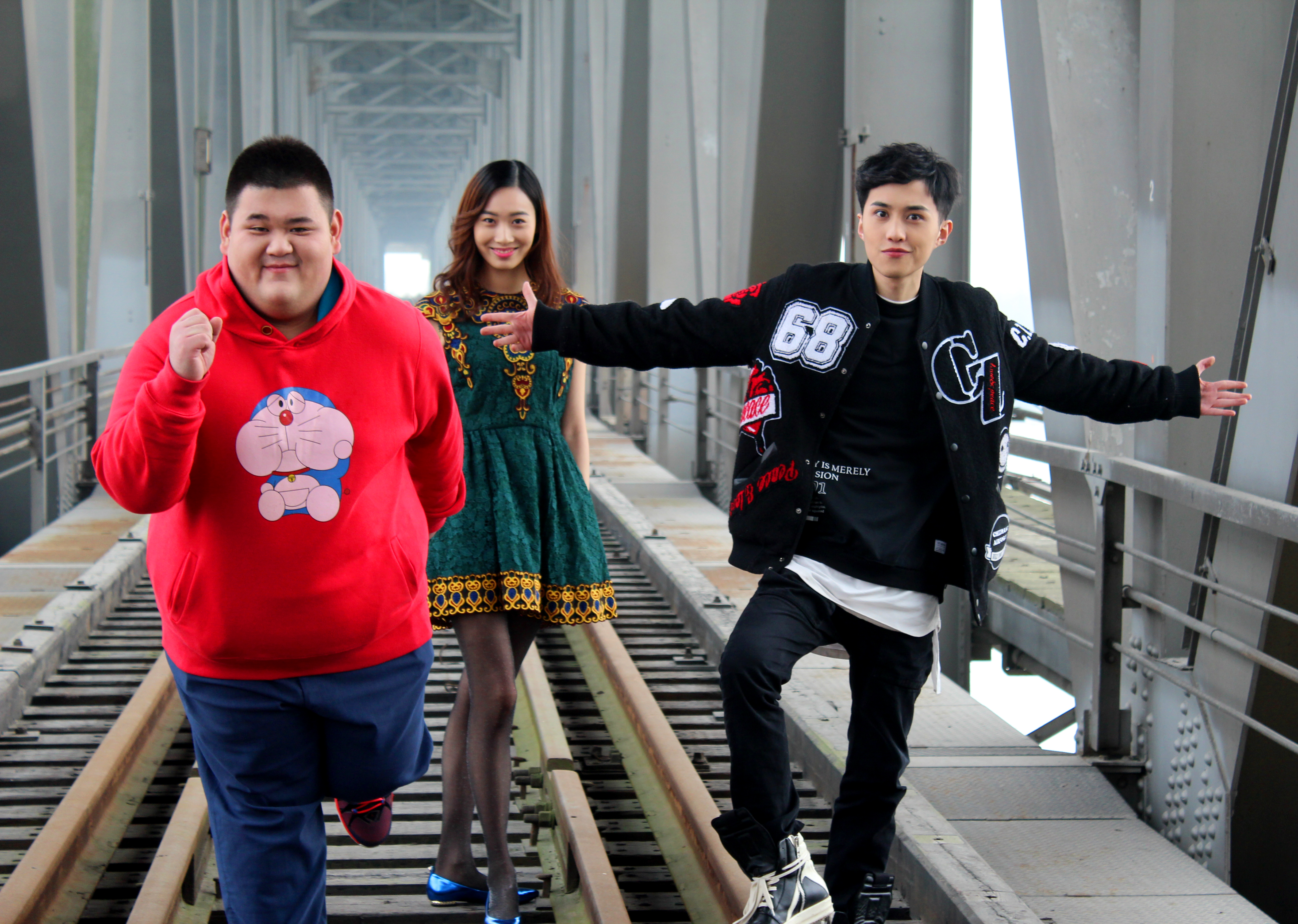 催乳男神剧照的剧照