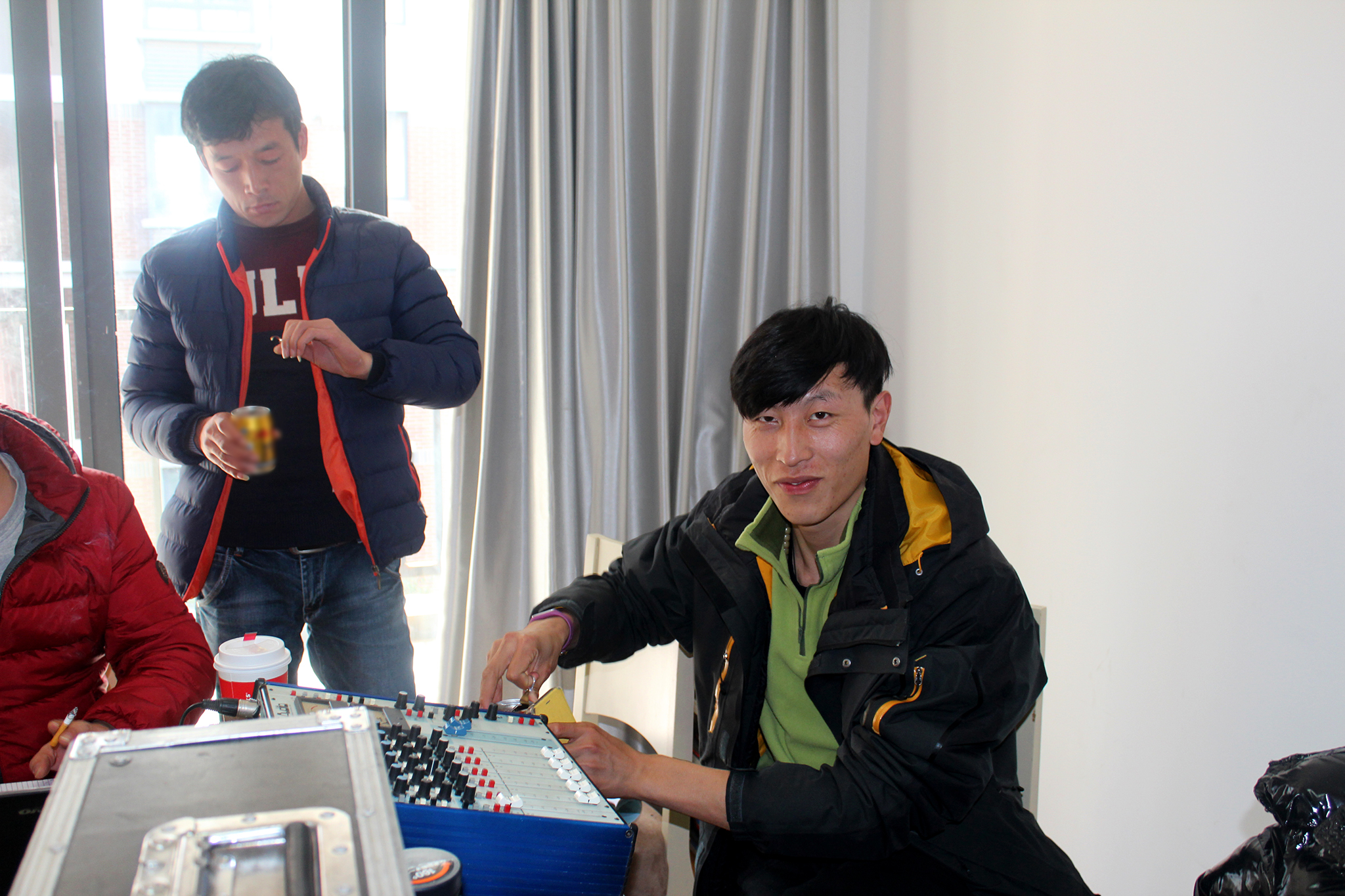 催乳男神剧照的剧照