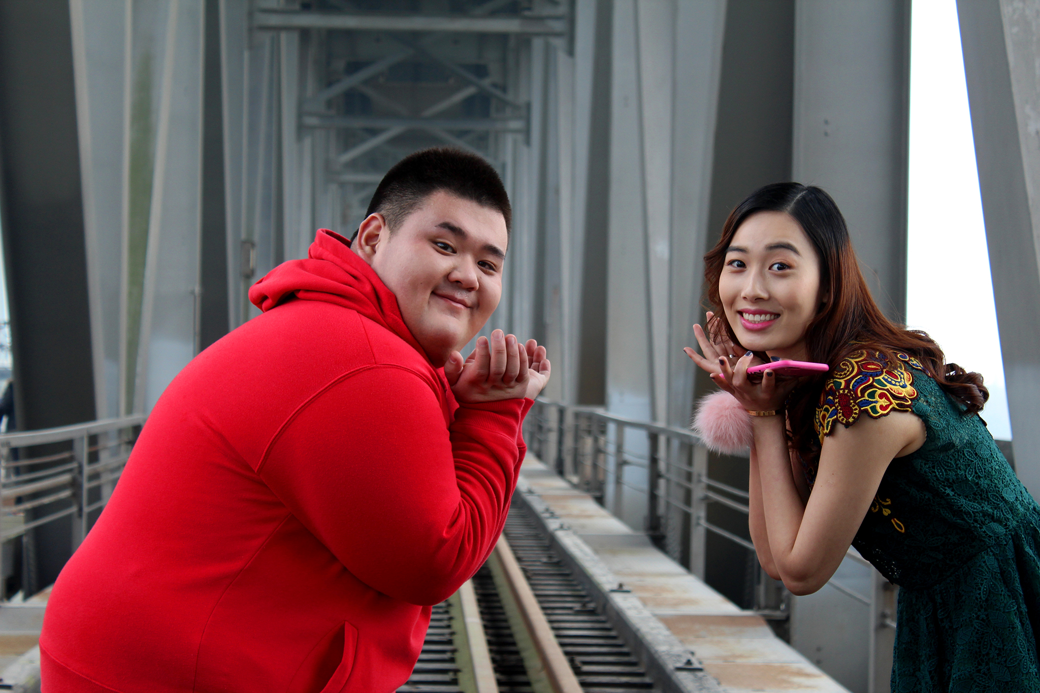 催乳男神剧照的剧照