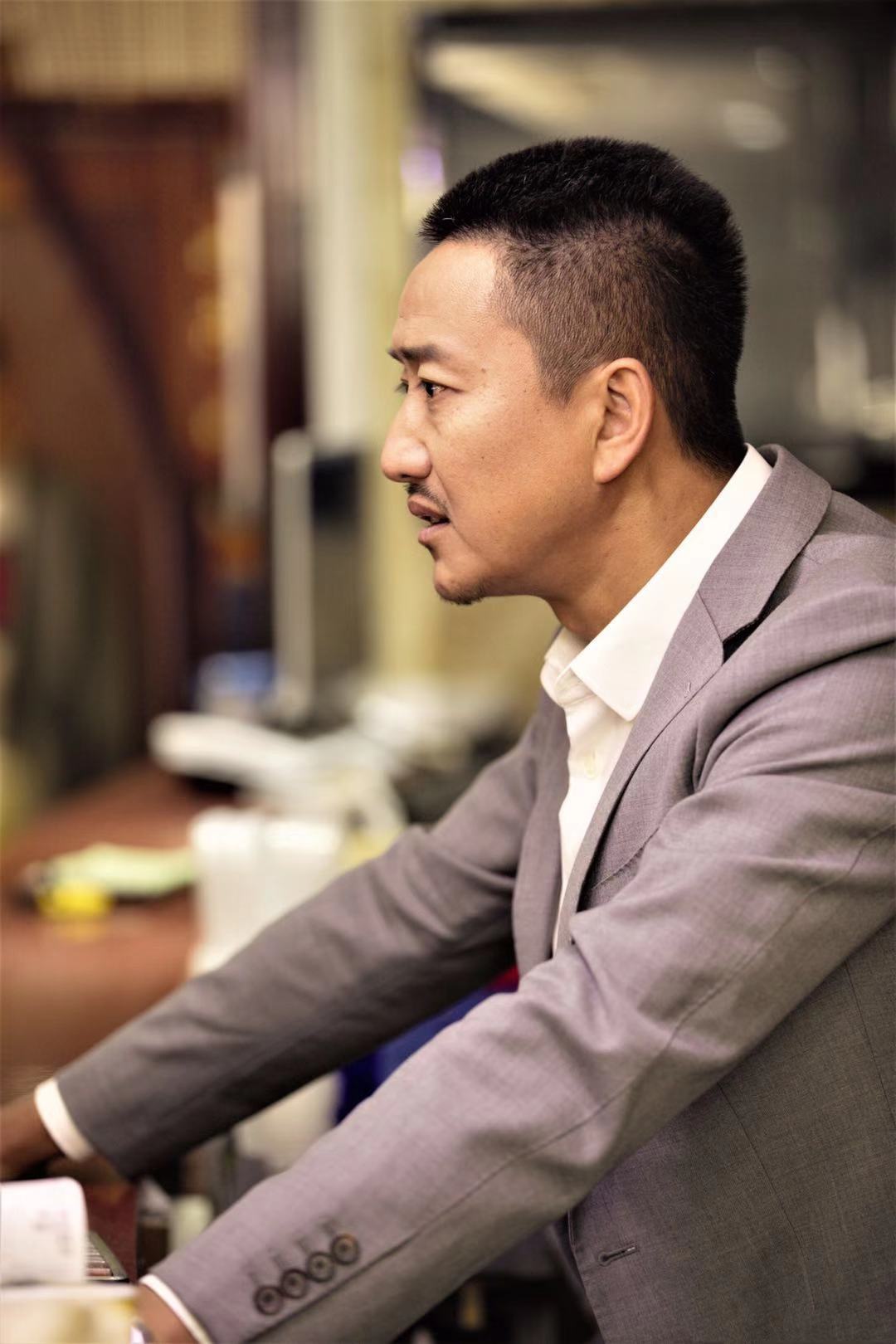 风吹浪涌剧照的剧照