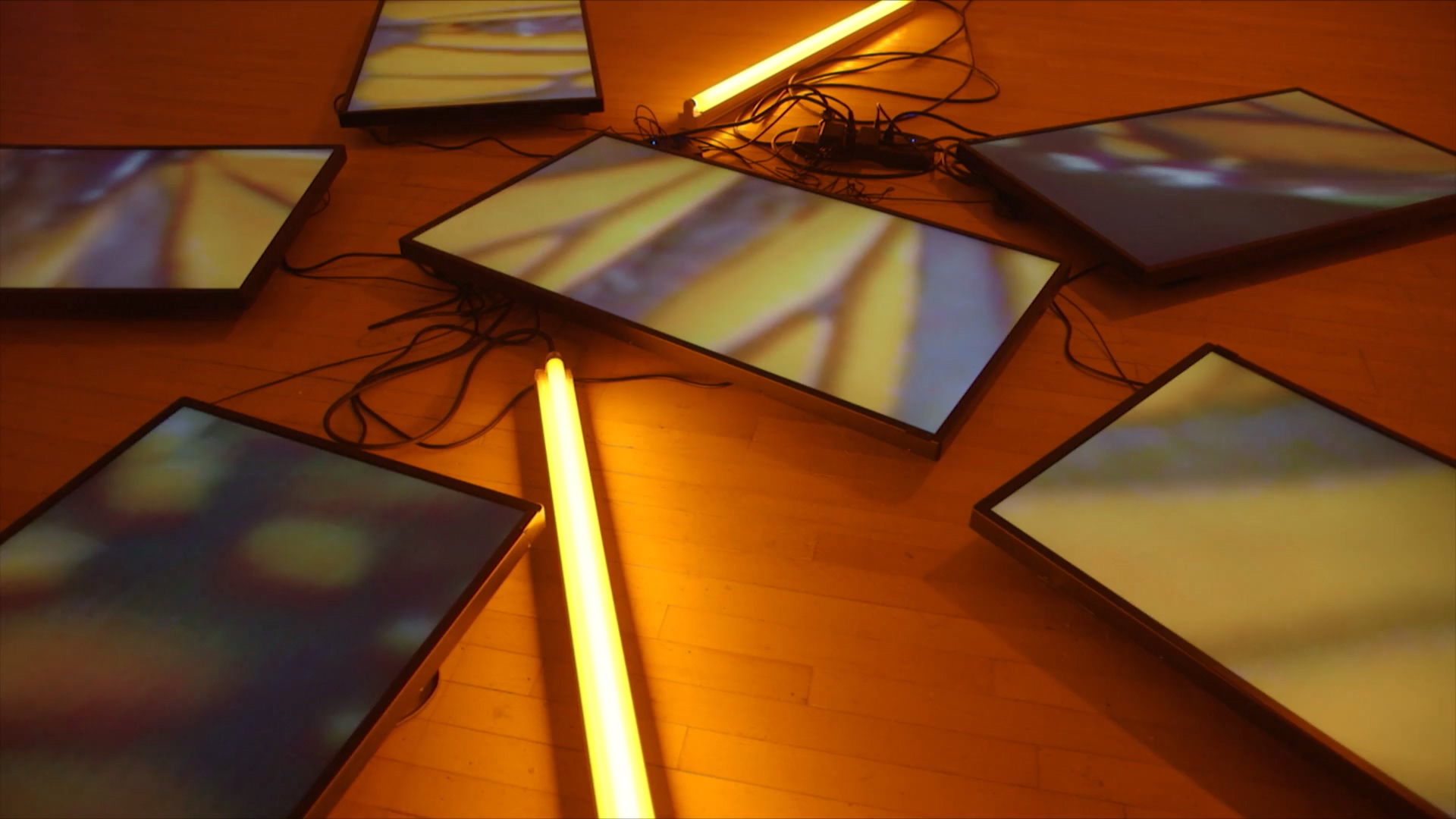 模糊地带：艺术圈内剧照的剧照