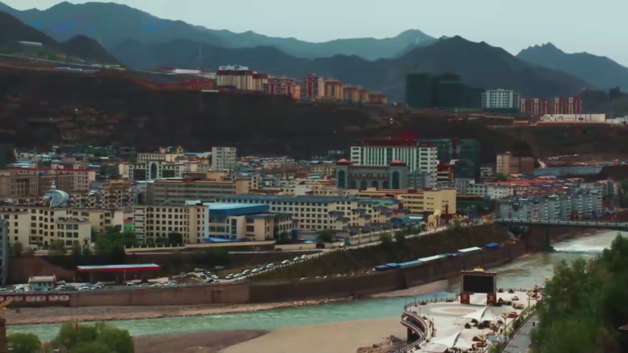 圣山村谜局剧照的剧照