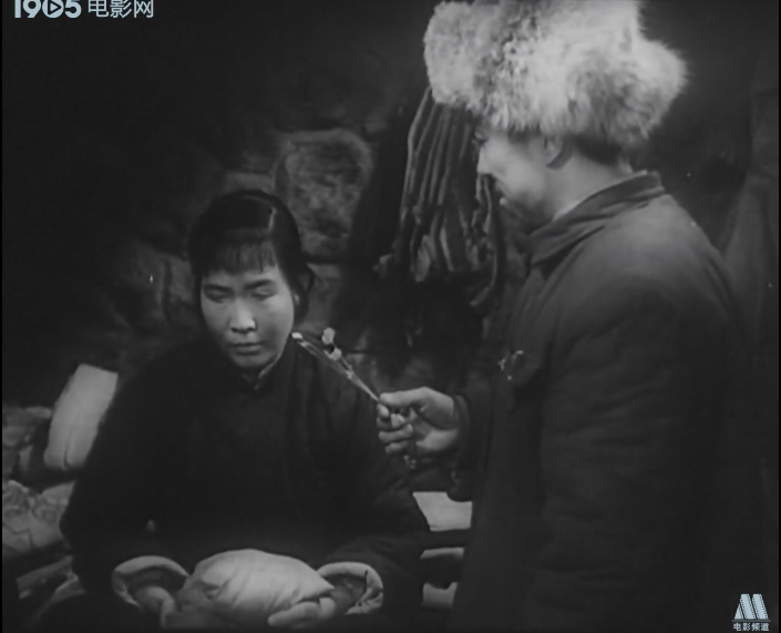 昆仑山上一棵草剧照的剧照