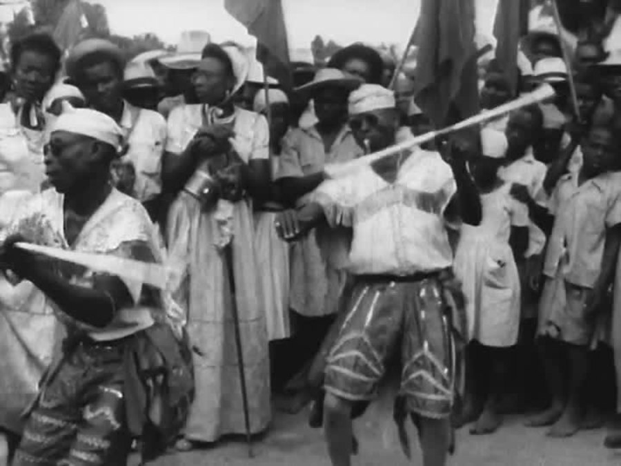 神怪的骑马人：活着的海地天神剧照的剧照